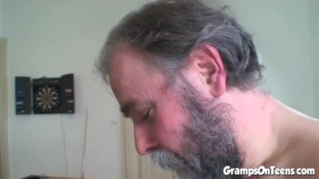 Femminuccia in film masturbazione di Gramps On Teens