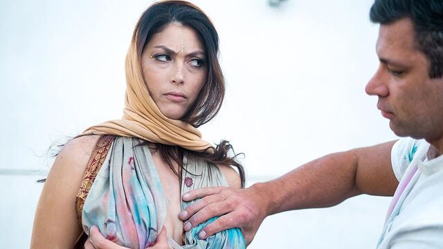 La splendide Lola Pearl - clip brunette - Hijab Mylfs