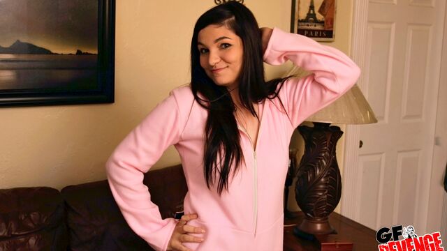 GF Revenge - लंबे पैर विड.