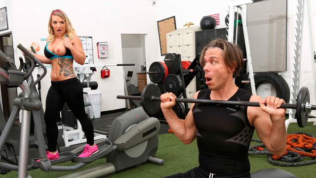 बाजूक चुदाई दृश्य Big Tits In Sports से चालाक Cali Carter के साथ