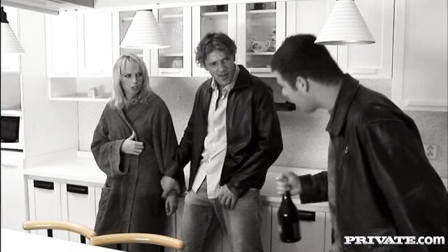 Good-looking Diana's long hair scene