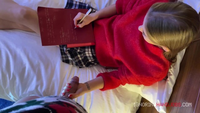 Ignoring Handjobs présente contenu x petite jeune de Tiffany Tatum