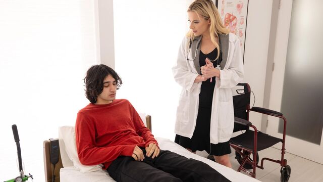 Porno con la hipnótica Lindsey Lakes con polla grande de Mommy blows best