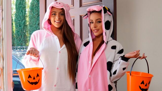 Balls licking smut with innocent Vanna Bardot and Gia Derza from Only Teen Blowjobs