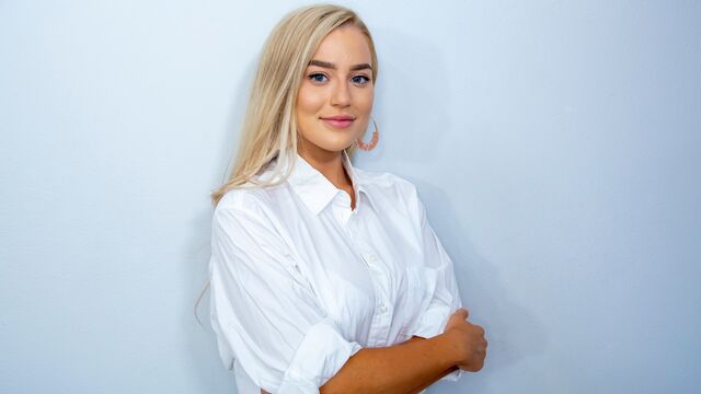 किकियाता  Blake का बड़े स्तन फुटेज