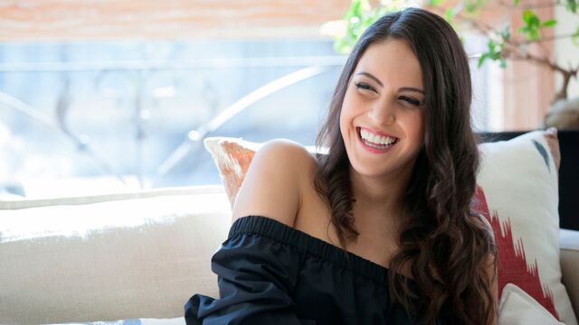 Sesso sul divano con vivida Carolina Abril di Sex Art