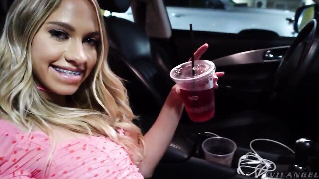 Fenomenal Khloe Kapri - de quatro pornografia - Jonni Darkko