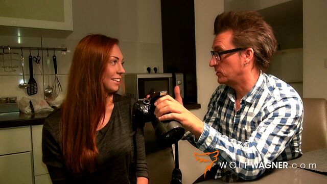 Hüpfende Ornella Morgan in Doggystyle Sexfilm