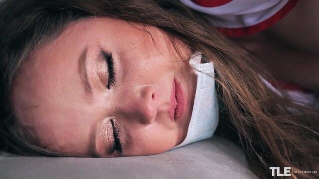 Hüpfende Lusilla - Nahaufnahme XXX-Film - TLE