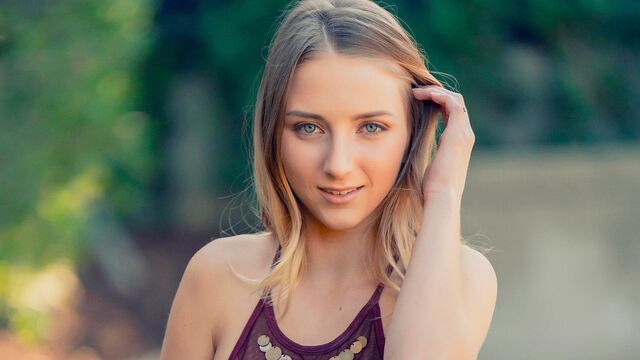 बिस्तर पर दृश्य Cherry Pimps से कर्मठ  Macy Meadows के साथ