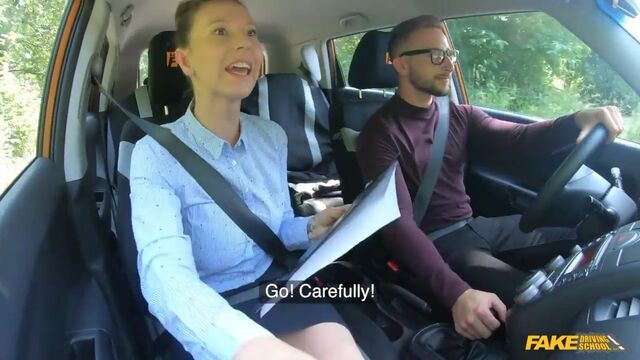 La llamativa Emylia Argan - tráiler de hablando - Fake Driving School