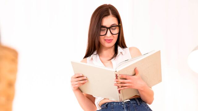 ब्लोजॉब दृश्य Tight and Teen से सही  April Storm के साथ