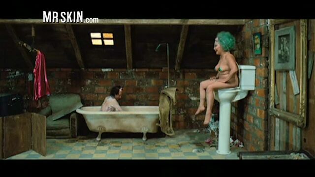 Noname का कंधों पर पैर विड.