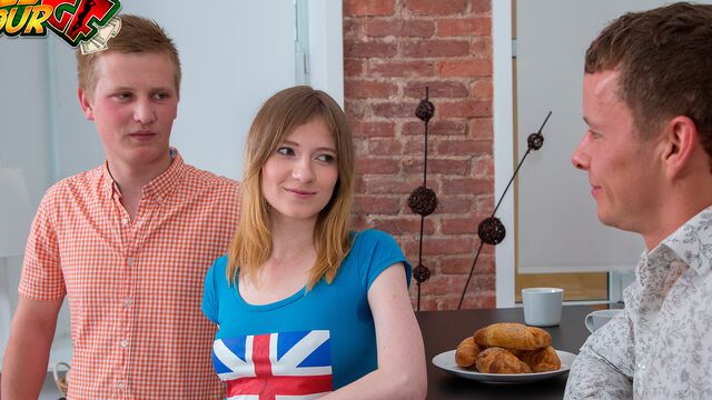 Lili Fox en vídeo de vaquera de Sell your GF