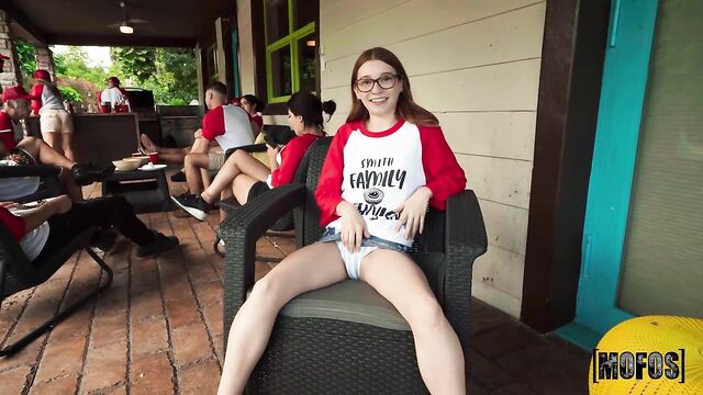 भूरे रंग के बाल चलचित्र Mofos से शुद्ध  Jessica Marie के साथ