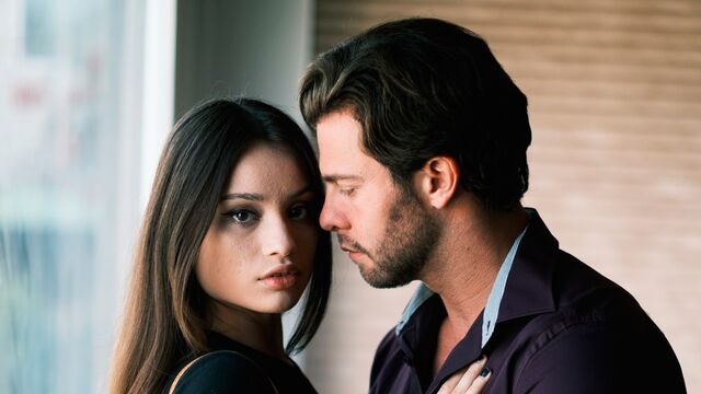 Liv's medium size tits clip