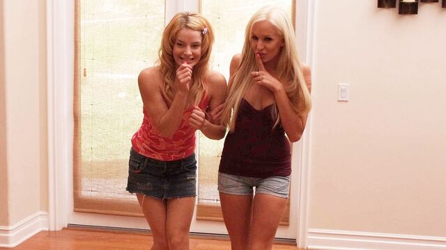 2 Chicks Same Time präsentiert Ally Ann und Eden Adams's Akrobatik Film