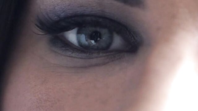 Morena filme com explosiva Athina Love do Daring