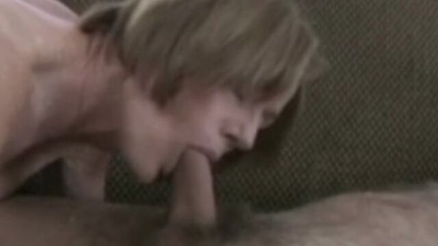 Engenhosa garota dos sonhos estrelando em boquete clipe