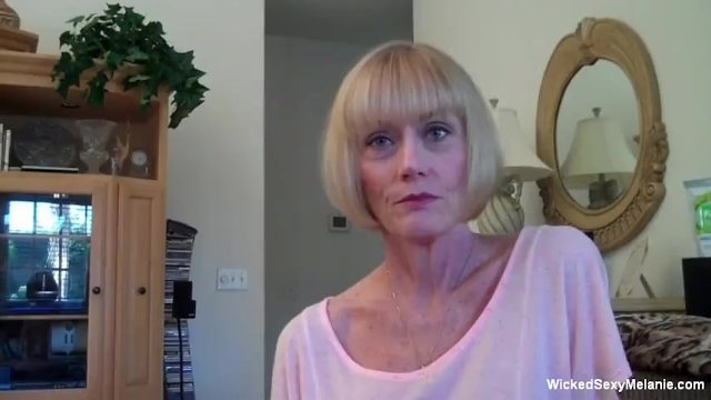 Tempting amateur at wickedsexymelanie action