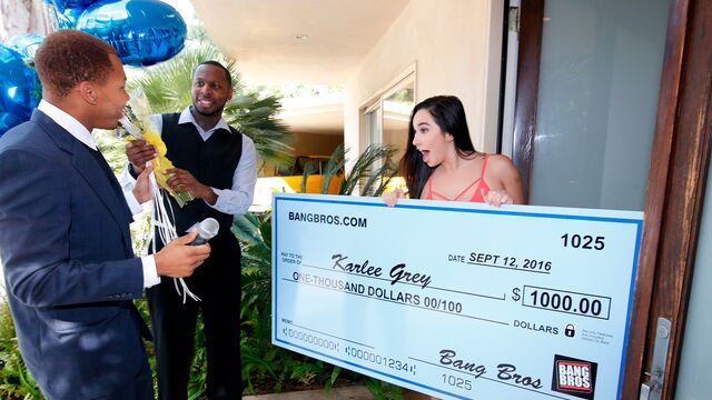 Streghetta Karlee Grey partecipa in porno scopata laterale