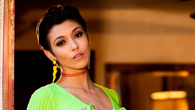 Brooklyn Gray में कंधों पर पैर क्लिप Wicked Pictures द्वारा