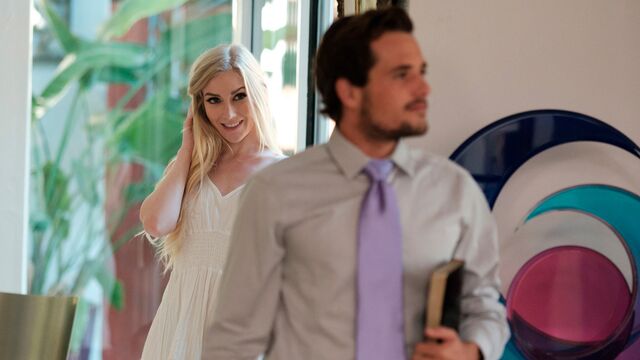 Sex Art प्रस्तुत करता है Emma Starletto का कंधों पर पैर क्लिप