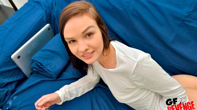 उछालभरी  Avinna Easily में अभिनय किया पीओवी दृश्य