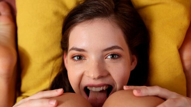 Anie और Mia का चेहरा बैठना क्रिया