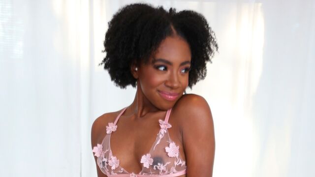 अतुलनीय Amari का काउगर्ल दृश्य