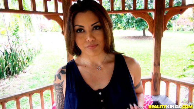 Tetas grandes sexo com viciosa Debra Stokes do Street BlowJobs