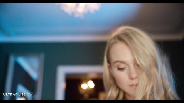 La escurridiza Nancy Ace - rodaje de masturbación - Ultra Films