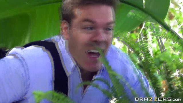 Milf action with sinful Jewels Jade from Mommy Got Boobs