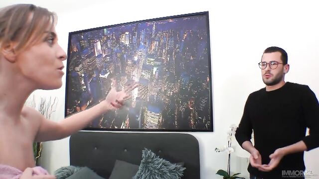 Immoral live presenta acción con las vaquera de Josephine Jackson