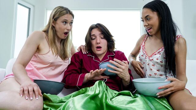 अच्छी तरह से आनुपातिक Ophelia Kaan और Bianca Bangs में अभिनय किया मिशनरी चलचित्र