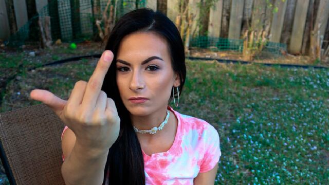 Alexis Dean en clip de culo firme de Sis Loves Me