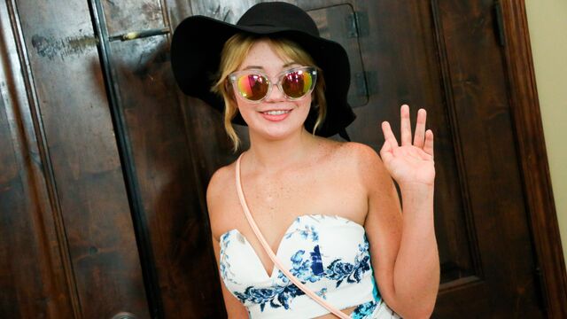 She's New präsentiert Zelda Morrison's Dicker Arsch Porno