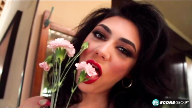 Clip béant de Alexya