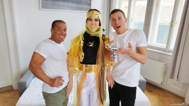 La encantadora Lady Dee en contenido de sexo de lado