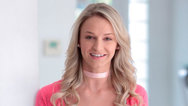 Extravagant Emma Hix at in the bed sex