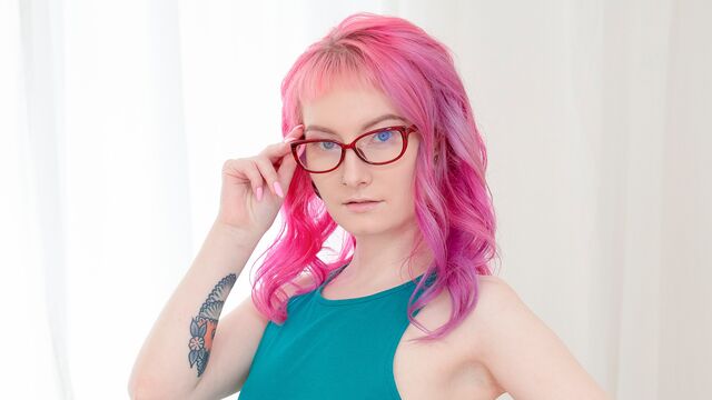 Adelanto con la sofisticada Alien Fox con colegiala de Anal Angels