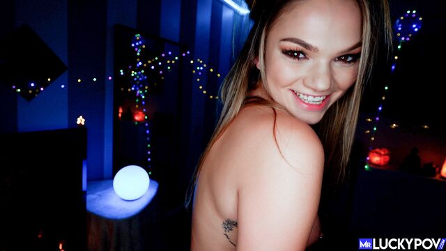 Azione mutandine con Athena