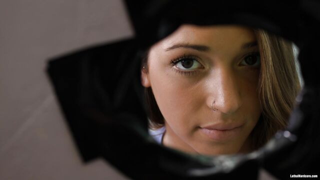 Atordoante Jenna Leigh - curvas pornô - Lethal Pass