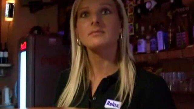 Provocatoria Noname partecipa in porno orale