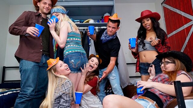 Enticing Nia Nixon and Sophia Leone - party scene - Dare Dorm