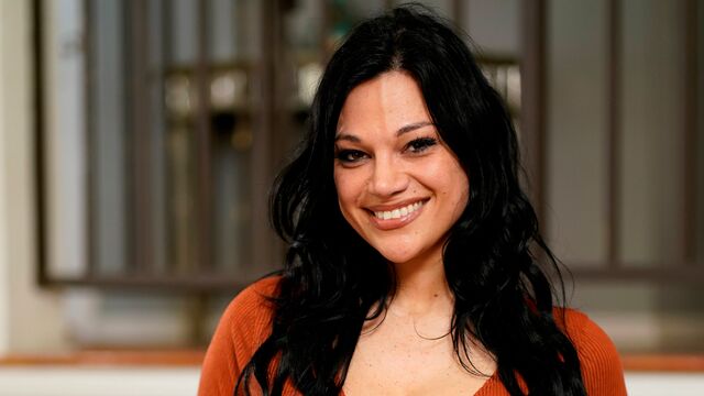 La indescriptible Mona Azar - porno de depilada - Reality Junkies