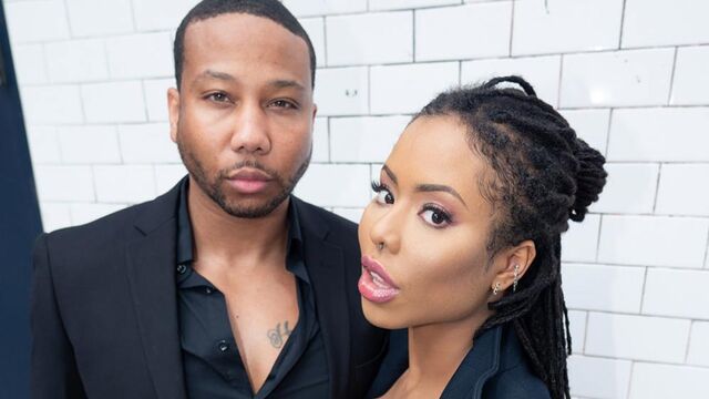 Vidéo de cheveux longs avec la magnétique Kira Noir de legendaryx