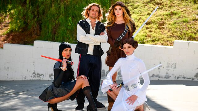 Andi Rose et Mila Monet dans sexe groupe de BFFs