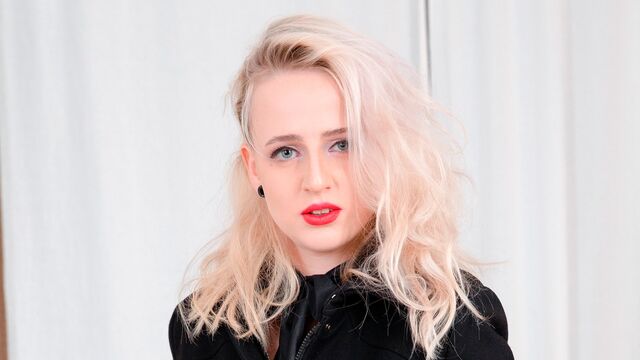 Squeaky Hanna Rey - big cock dirt - Teen Sex Mania