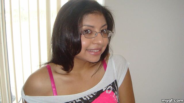 आंखों पर आसान बच्ची का अश्लील देखें